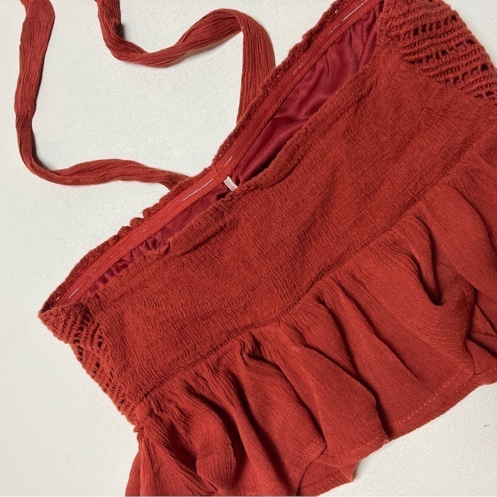 Small Cropped Top Crochet Design Over Ruffled Flowy Bottom Halter Top Shirt 🌻 - Picture 8 of 9